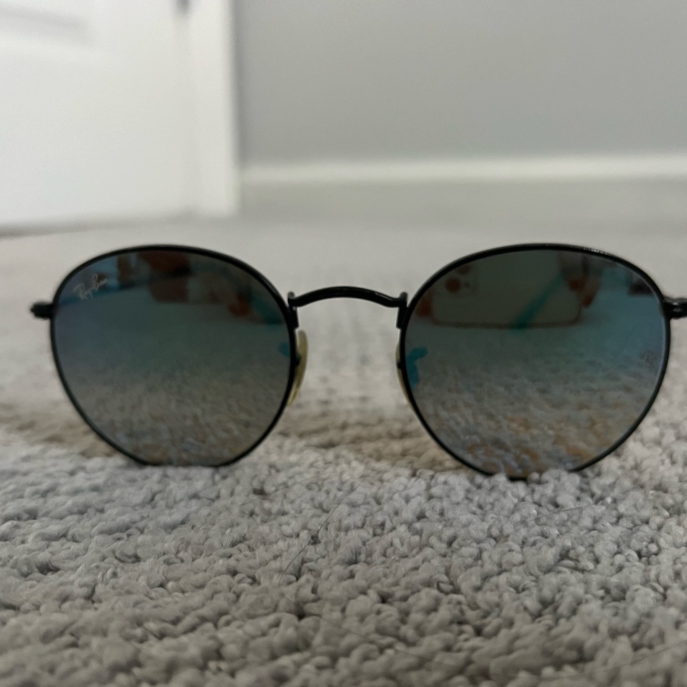 Ray-Ban Blue circular sunglasses